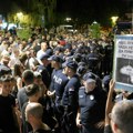 Protesti u Srbiji: Građani Kruševca krenuli do adrese ministra Gašića
