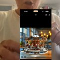 Mislila je da naručuje savršen božićni ukras, a dobila čudovište iz paketa