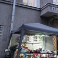 (Foto): Nastavljena blokada Pete beogradske gimnazije: Ispred šatori i redari, vrata otvorena
