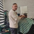 Vaske mu ostao u srcu: Frizer MIle iz varošice kod Loznice šišao mnoge generale i narodne heroje
