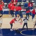 Ženska košarka donela tuču kakva se ne pamti, sudija završila nokautirana: Američka košarka u senci novog skandala!