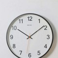 U Srbiji počelo zimsko računanje vremena, kazaljke pomerene sat unazad