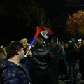 Građani zaigrali kolo ispred zgrade RTS-a