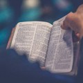 Osnovne škole u ​​Juti zabranjuju Bibliju zbog 'vulgarnosti i nasilja'