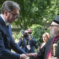 Na početku posete Mađarskoj, Vučić u Sent Andreji dobio orden SPC