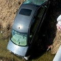 Sletela sa puta i 6 dana ostala zarobljena u kolima: Niko nije čuo njene vapaje, a evo kako je preživela