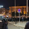 Policija između pristalica vlasti i demonstranata u Beogradu