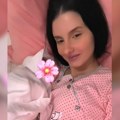 "Pretrpela je velika oštećenja na srcu zbog hitnog carskog reza": Naša influenserka se porodila, pa otkrila da njena beba mora…