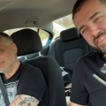 Čeda Jovanović i Aca Kos otputovali: Podelili snimak iz kola, političar peva i udara o volan: "Maltretira me" (video)