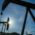 Cena nafte Brent porasla jutros iznad 100 dolara po barelu