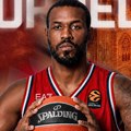 Džejson Barnel pojačao "manekene"