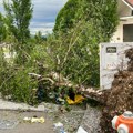 Snažno nevreme pogodilo Sloveniju: Tornado oštetio 15 objekata, olujni vetar obarao stabla