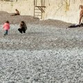 Gnjurac detetu umalo iskopao oči Porodica preživela horor na plaži u Istri: "Igrao se na plaži, prišao mu je s leđa..."