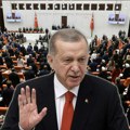 Erdogan turskim poslanicima: Ne očekujemo više ništa od EU, stojimo pred njenim vratima već 40 godina! (foto, video)