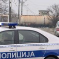 Teretni voz naleteo na automobil kod Kučeva, vozač teže povređen