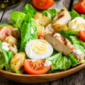 Predlog za tri salate za Vaskrs: Bez njih je nezamisliva svaka praznična trpeza, a jednu do sada sigurno niste probali!