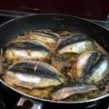 Kako da pržena riba ne upije ni kap ulja, a da ostane sočna? Uz ovaj sastojak biće i hrskavija i ukusnija