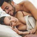 Spooning seks poza: Evo zbog čega ćete se zaljubite u ovaj intezivan i intiman položaj