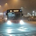 Puklo je kao kamen, putnici su poleteli, a onda se na šoferci razlilo nešto ljigavo: Bizarna scena u busu 53