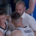 Karaičić prilazio košarkašima posle osvojene titule, Lakić mu prišao i gurnuo ga, usledila simpatična scena