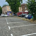 Obeležavanje horizontalne signalizacije na posebnom parkiralištu “Zastavin soliter”