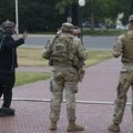 Nacionalna garda raspoređena u Vašingtonu počela da nosi oružje