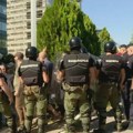 Studenti u blokadi o vojnoj paradi: Po čijem naređenju nas je kordon policije opkolio?