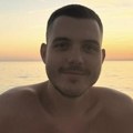 Viktor Živojinović smršao 70 kilograma, a sada se skinuo! Sin lepe Brene uživa na jahti, a tu su i morski plodovi: Evo ko mu…