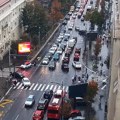 Vozačima se zbog mokrih kolovoza savetuje oprezna vožnja