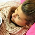 Hara „salata od virusa“ Lekari podsećaju da se grip ne leči antibioticima, a ovo izdvajaju kao ključno u borbi sa sezonskim…