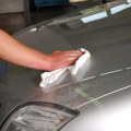 Miks ova dva sastojka briše ogrebotine sa automobila: Ima ih svaka kuhinja, za male pare rešite problem (video)