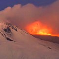 Vulkan Etna pokazao nove znake aktivnosti, izbacio užareni materijal i pepeo