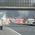 Zatvoren auto-put u Sloveniji u oba smera zbog strašne nesreće: Buknuo veliki požar, prve slike sa lica mesta