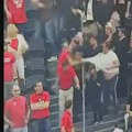 VIDEO Skandal na Fajnal foru - Vlasnik Olimpijakosa se tukao sa sestrićem premijera Grčke