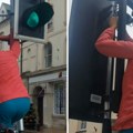 "Semafori su opasno oružje" Penzioneri uhapšeni nakon sečenja kablova, pripadaju pokretu Blade Runners