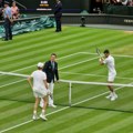 Novak razbio Sinera za finale Vimbldona: Očitao lekciju sudiji, publici i protivniku u Londonu