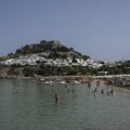 Ukinuto vanredno stanje na Rodosu! Grčko ministarstvo turizma: "Život se vraća u normalu na ostrvu posle požara"