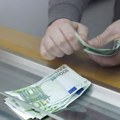 Srbin Darko visok 160 cm prerušio se u bogataša i zatražio da digne milione u banci: Zbog visine su posumnjali