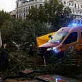 Više ljudi poginulo, na desetine povrijeđeno u udarima oluje Ciaran u Evropi