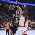 Spektakl u Areni: Partizan se "vratio iz mrtvih", nadoknadio -15 i na kraju srušio Armani pred 20.000 navijača