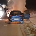 Alfa u plamenu! Izgoreo automobil kod Obrenovca, plamen buknuo iz haube! (video)