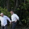 (Фото) "држе се за руке, романтика": Бројне шале и монтаже због присног односа Макрона и Луле у Бразилу: "Медени месец ће…