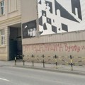 Na Ekonomskoj školi osvanuo grafit sa pretećom porukom predsedniku Srbije i gradonačelniku Čačka