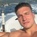 (Foto) Bogdan Bogdanović se ne odvaja od ove devojke: Košarkaš se za sve pare provodi u Crnoj Gori: Seo na gliser, skinuo…