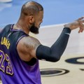 Lebron i sa 40 dominira - novo priznanje za "Kralja" Džejmsa