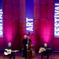 Senzacija uz džipsi džez: Virtouznim koncert "La Familia Rosenberg trio" otvorio Gitar art festival u Kolarcu