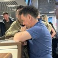 Napustio Srbiju posle porodičnog haosa: Paparaco uhvatio Dženana Lončarevića na aerodromu