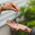 Kako da donesete racionalnu odluku između prodaje i izdavanja stana