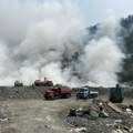 (Zastrašujući prizori) gori deponija u Priboju, požar zahvatio i šumu – Proglašena vanredna situacija Buktinja izmakla…