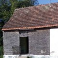 (Foto): Srušili su stare kuće u okolini Kraljeva i u temeljima pronašli dokaze neobičnih običaja: A tek što imaju snažnu…